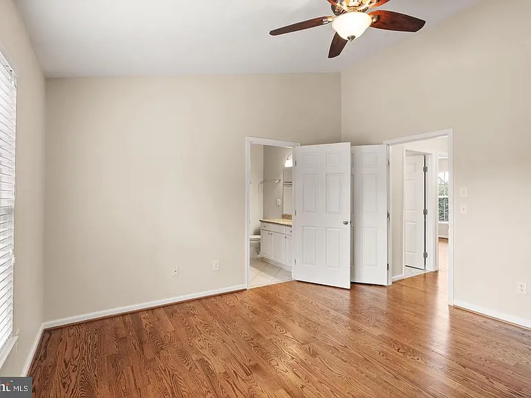 917 Rolfe Pl — Photo 37