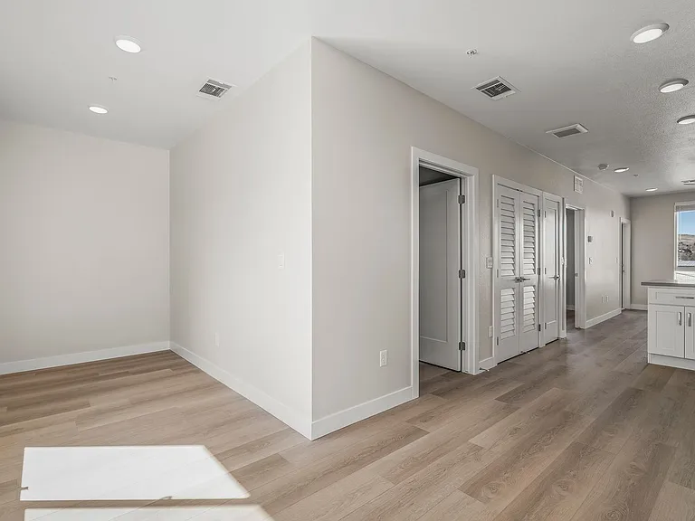 Stonecreek Apartments — Photo 4