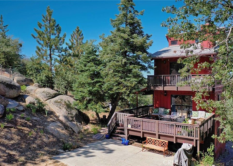 1st image of 2218 Crescent Dr
