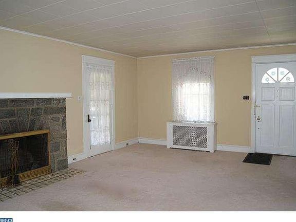 4th image of 3723 Taylor Ave