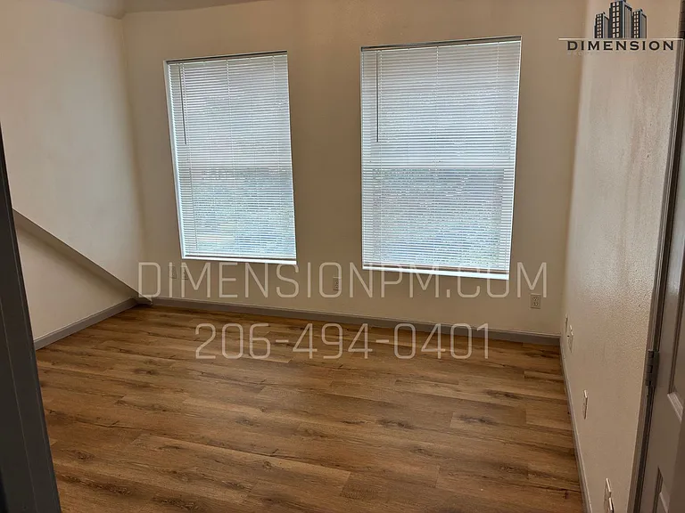 GH 121 W 3rd St — Photo 12