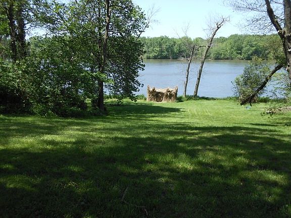 5th image of 1909 Lakewood Dr