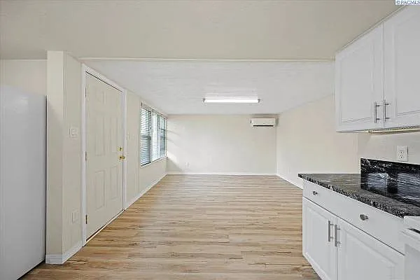 706 Willard Ave — Photo 9