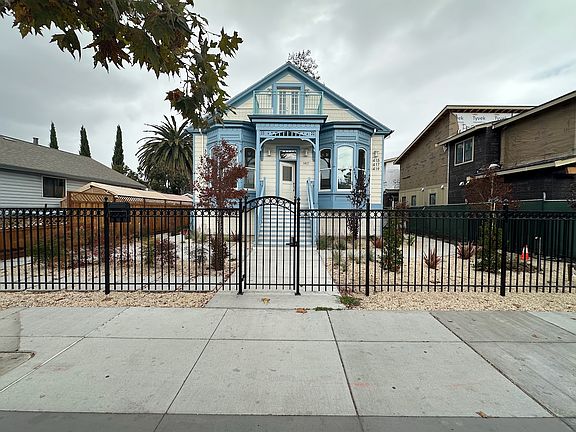 Gated entry from Middlefield Road.