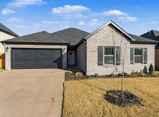 6906 SW Basswood Ave, Bentonville, AR 72713