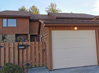 3177 Sycamore Dr, Columbus, IN 47203