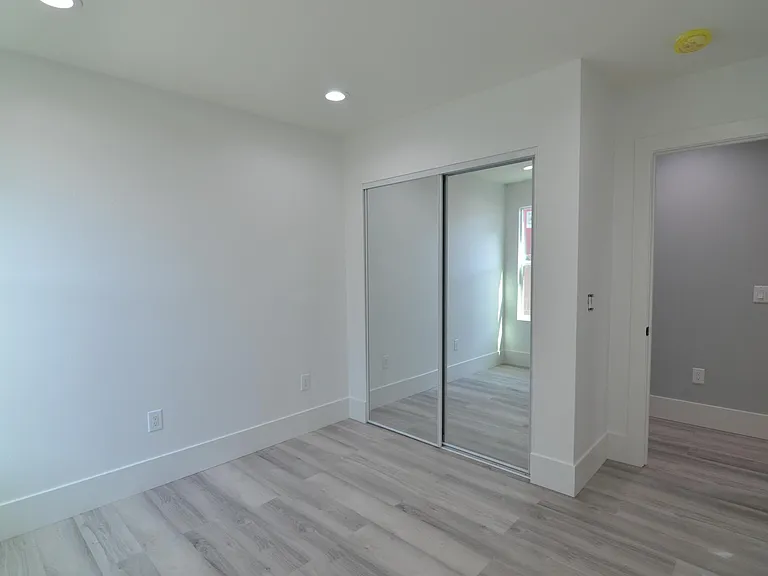 926 W School St — Photo 13