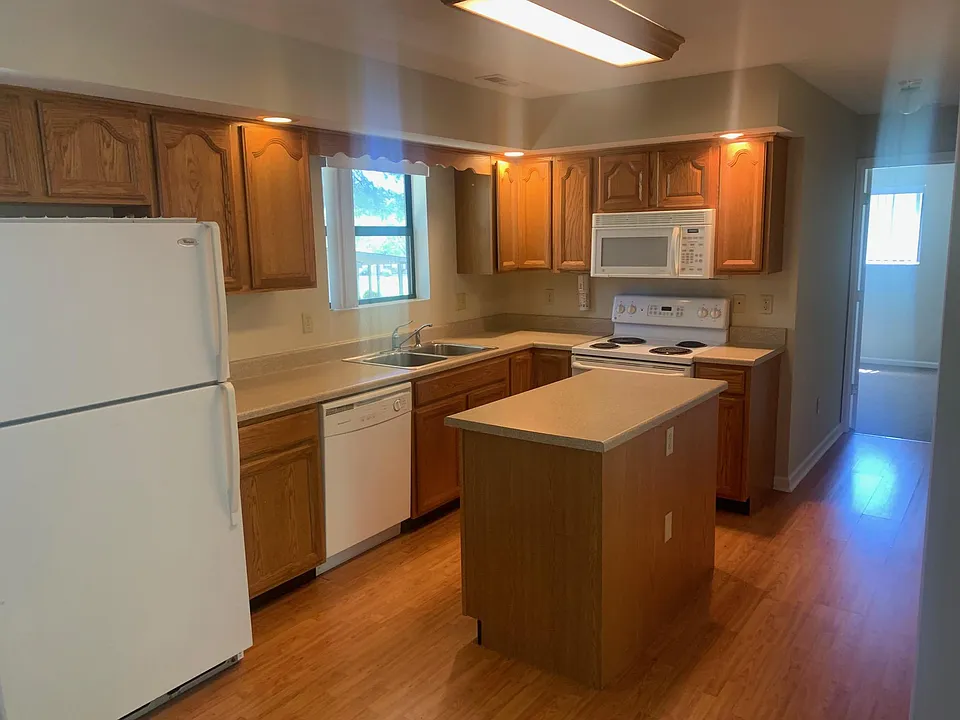 90 Apple Tree Ln #24