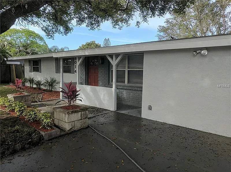 4 bed, 1928 sqft, $2,850 — Photo 2