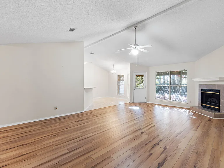 4591 Scarlet Dr — Photo 6
