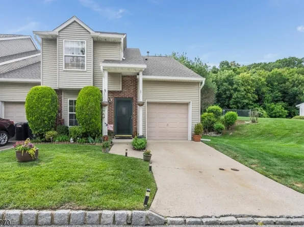 64 Cambridge E, Oxford Twp., NJ 07863