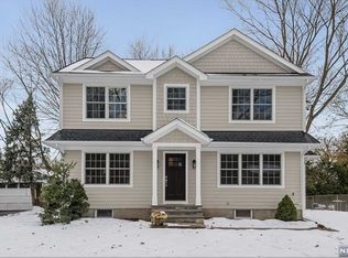 411 Berkshire Rd, Ridgewood, NJ 07450