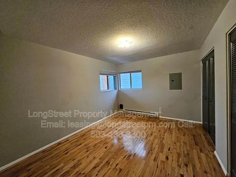 4606 NE Broadway St — Photo 16
