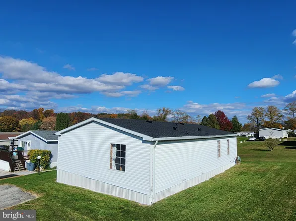 516 Overview Dr, Hamburg, PA 19526