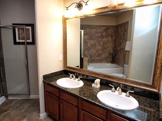 BP2C912-221-master-bathroom