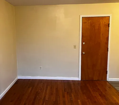 2828 James St #3 Photo 1