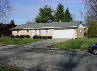 726 Bugle Ln, Mishawaka, IN 46544