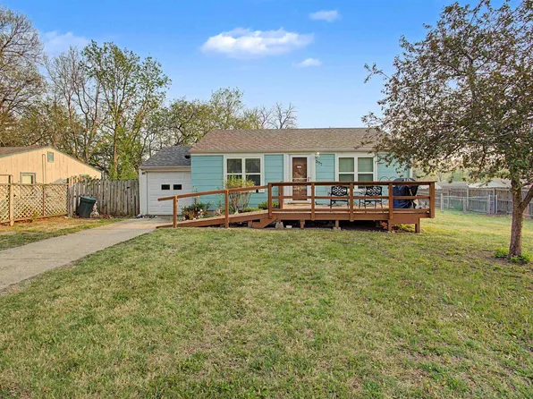 3137 Bermuda Ln, Manhattan, KS 66503
