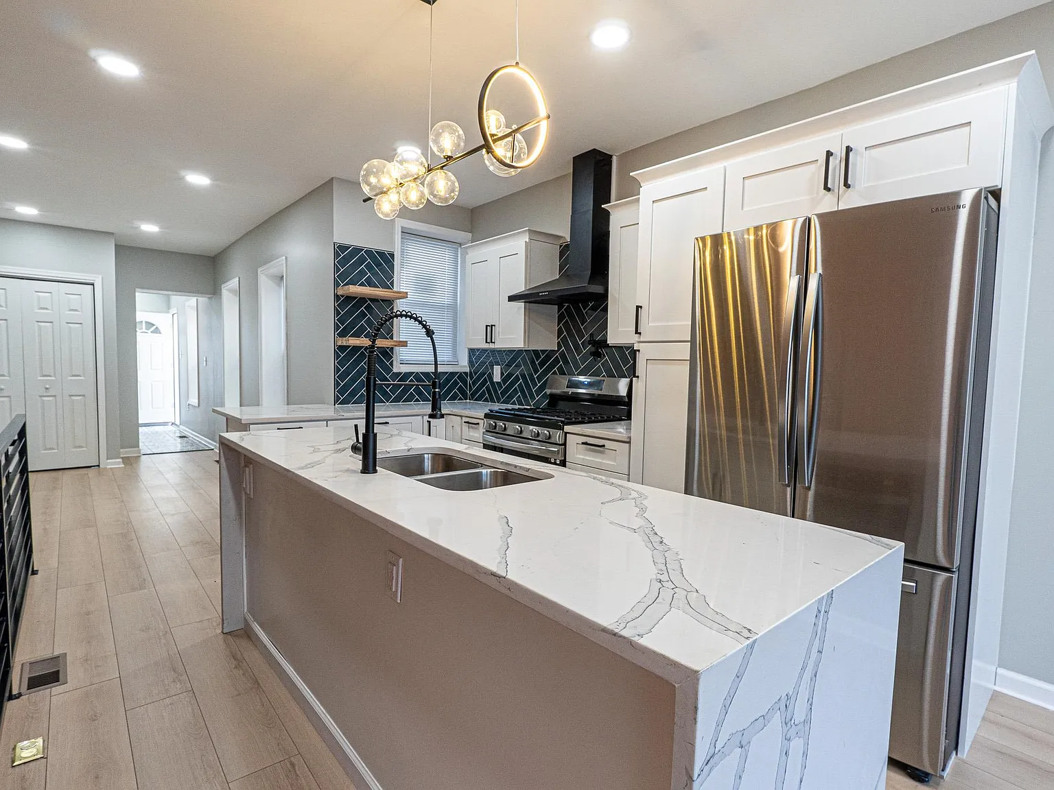4 bed, 1700 sqft, $2,500 — Photo 4
