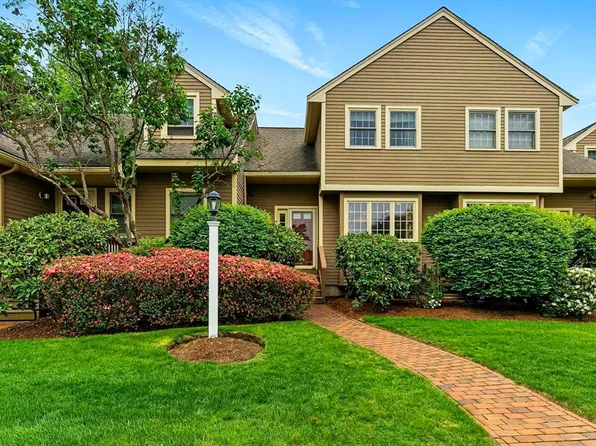 14 Weybridge Ln #14, Hopkinton, MA 01748