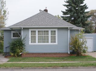 915 3rd St NE, Devils Lake, ND 58301