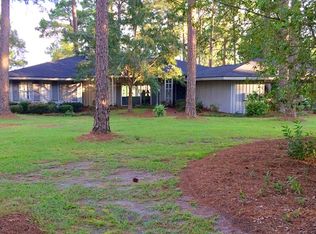 1231 Lakeview Dr, Blackshear, GA 31516