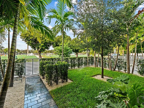 2nd image of 700 NE 14th Avenue #204