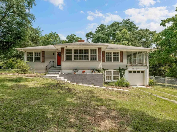 606 4th St SE, Childersburg, AL 35044