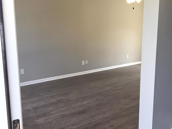 2nd image of 7512 Scarborough Pl