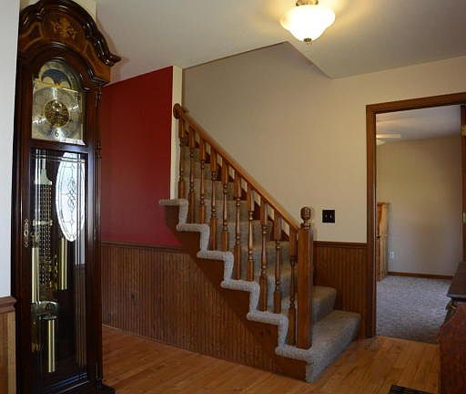 4th image of 2475 Meadow Dr