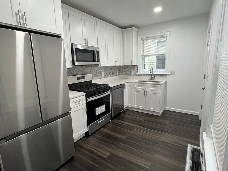 81 Alder St #A81 — Photo 1