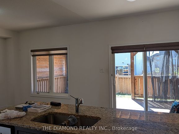 5th image of 515 Brooks St