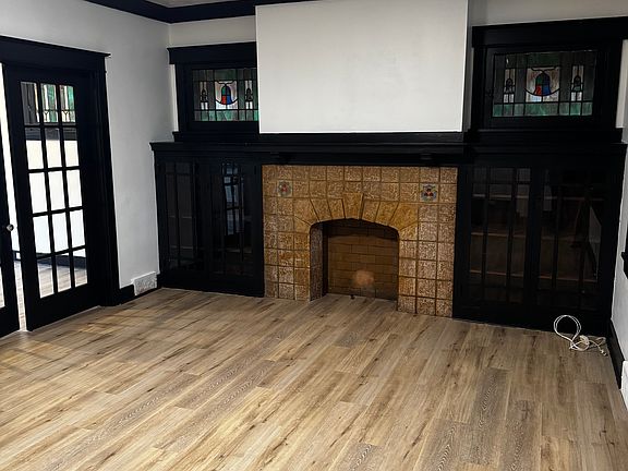 3rd image of 2601 Main St