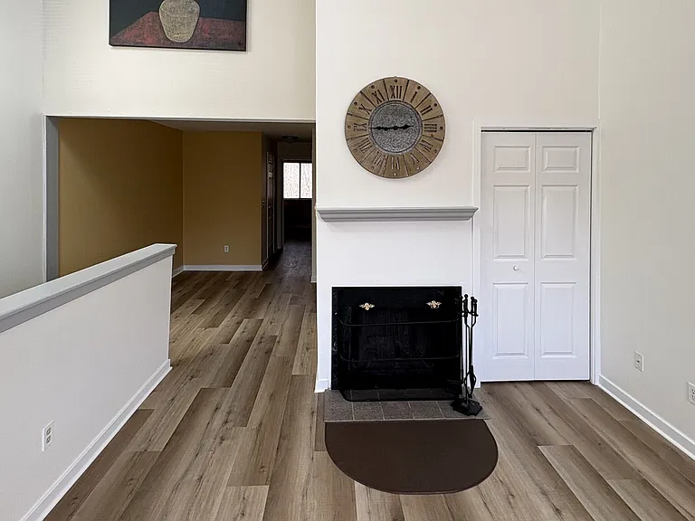 295 Redstone Hill Rd #24 — Photo 1