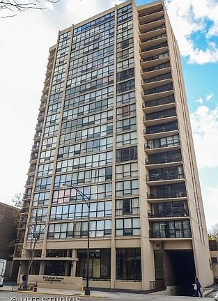5th image of 1540 N La Salle Dr APT 802