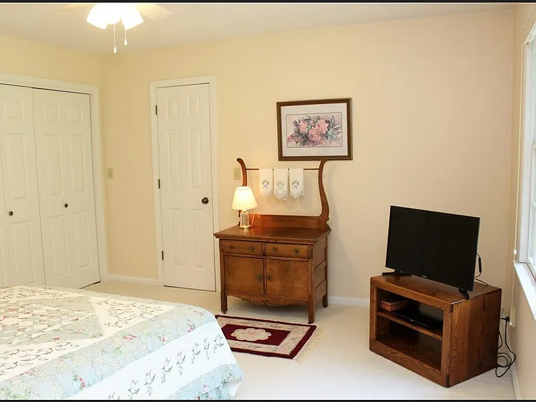7217 Pine Tree Ct — Photo 17