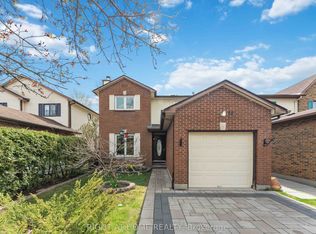 26 Denham Way, Ottawa, ON K2S1H5