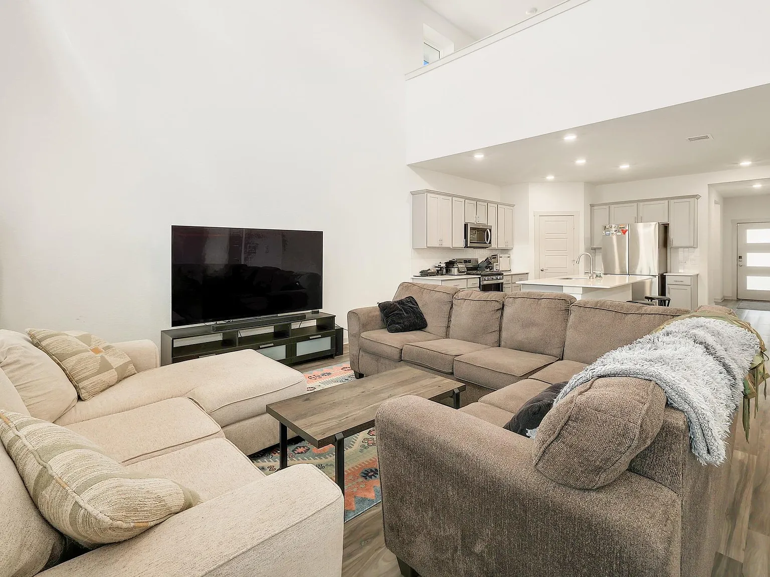 4 bed, 3.0 bath, 2515 sqft, $2,700 — Photo 3