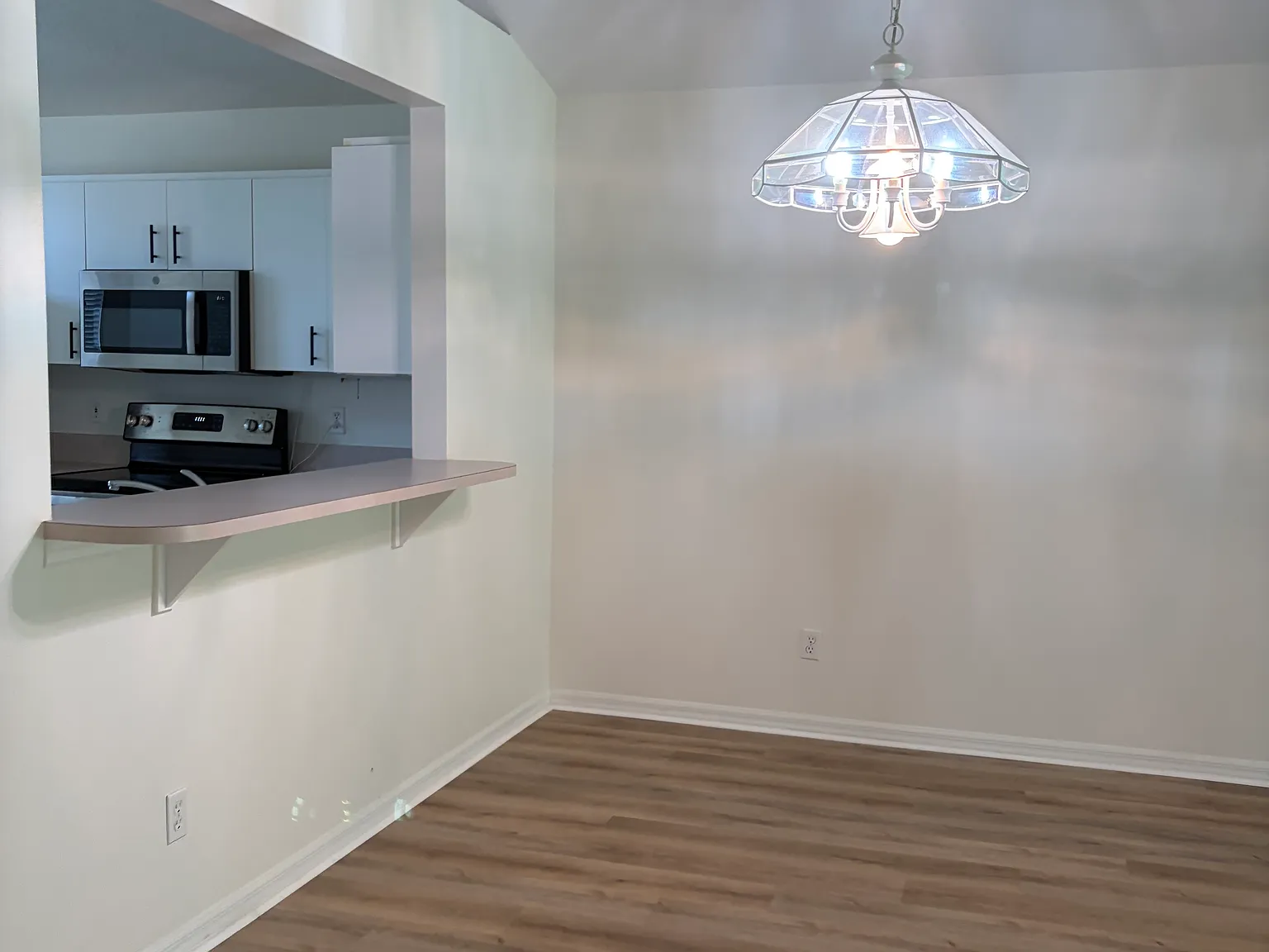 3 bed, 1470 sqft, $1,975 — Photo 4