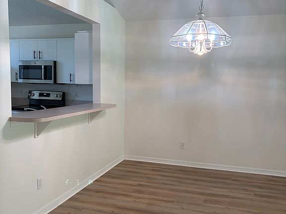 4th image of 2361 White Sands Ct NE