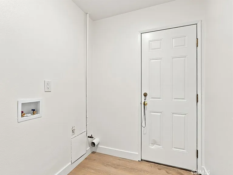 225 Armstrong Dr — Photo 31