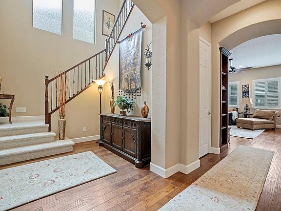 4th image of 1128 Glen Abbey Dr