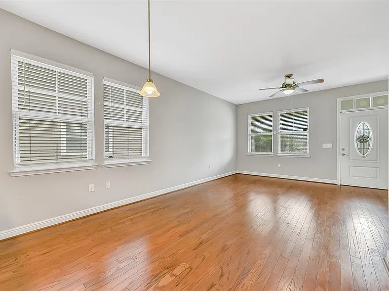4418 N Live Oak Cir — Photo 4