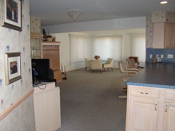 Sun & Dining Rm from Kitchen