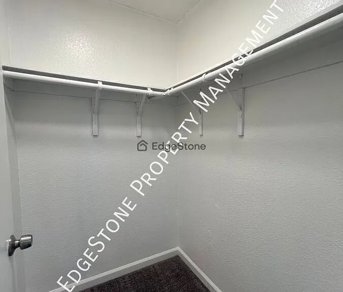 11610 Oxford Ave #7 — Photo 14