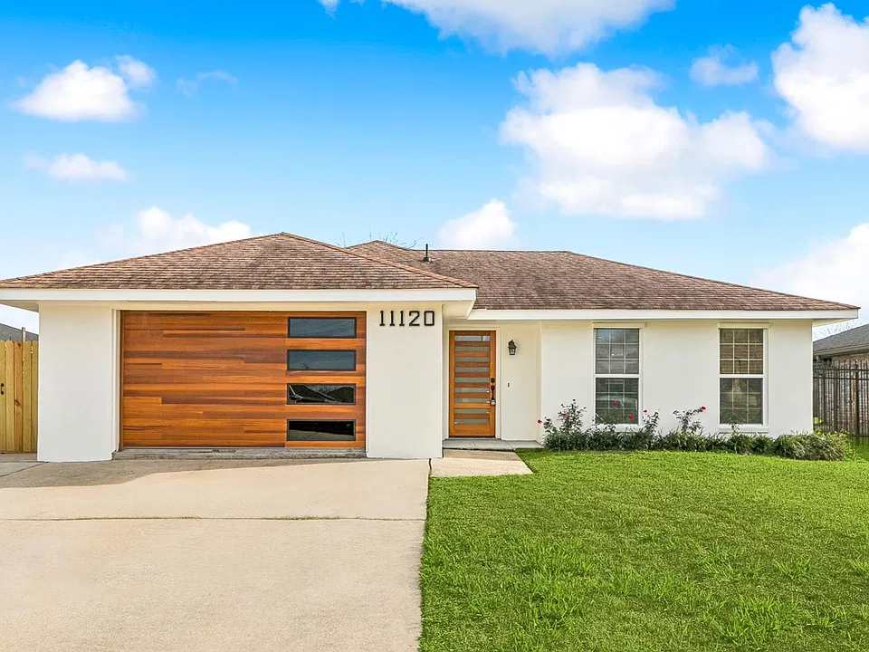 11120 Woodvine Ln