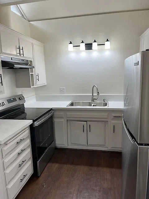 2 bed, 975 sqft, $4,150 — Photo 3