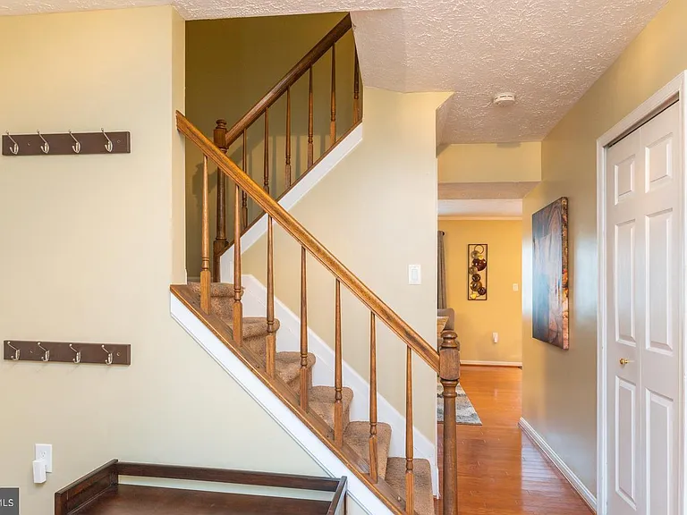 6006 Bobcat Ct — Photo 3