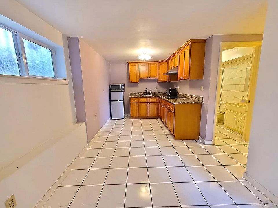 1st image of 2524 Rivera St