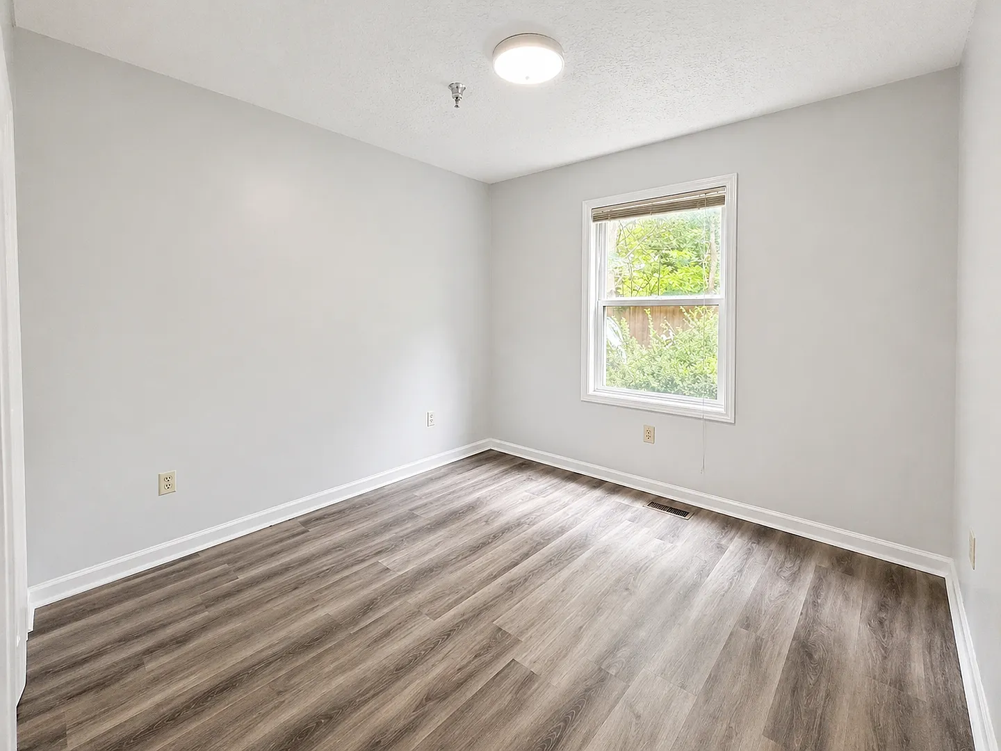 Hawthorn Apartments — Photo 4